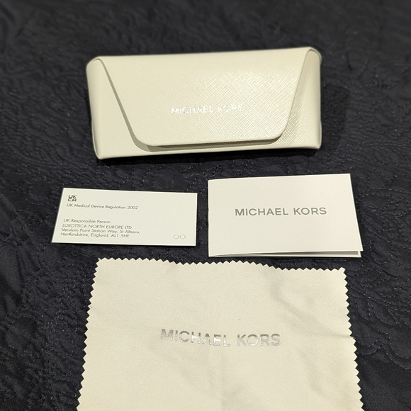 Michael Kors Clear/Rose Gold Frames - Picture 3 of 11